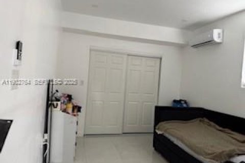 Снять в аренду коммерческую недвижимость в Мирамар, Флорида 1 спальня, 173.36м2, № 1956714 - фото 7