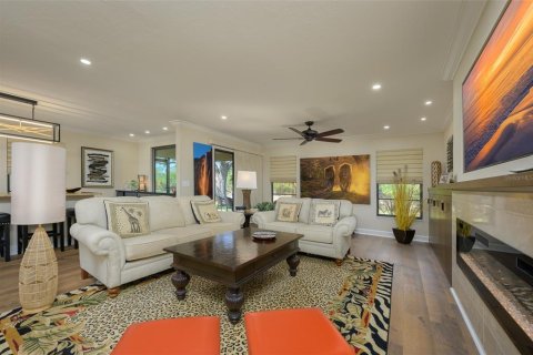 House in Sarasota, Florida 3 bedrooms, 165.18 sq.m. № 1545737 - photo 11