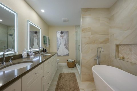House in Sarasota, Florida 3 bedrooms, 165.18 sq.m. № 1545737 - photo 24