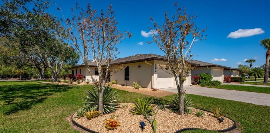 House in Sarasota, Florida 3 bedrooms, 165.18 sq.m. № 1545737