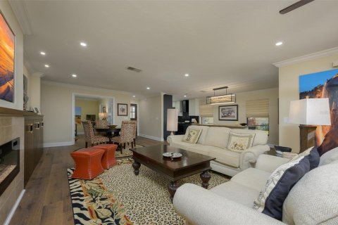 House in Sarasota, Florida 3 bedrooms, 165.18 sq.m. № 1545737 - photo 12