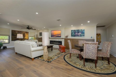House in Sarasota, Florida 3 bedrooms, 165.18 sq.m. № 1545737 - photo 9