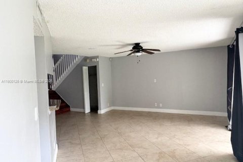 Townhouse in Plantation, Florida 3 bedrooms, 122.45 sq.m. № 1952731 - photo 12