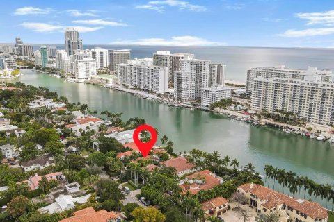 Casa en alquiler en Miami Beach, Florida, 5 dormitorios, 296.73 m2 № 2012195 - foto 2