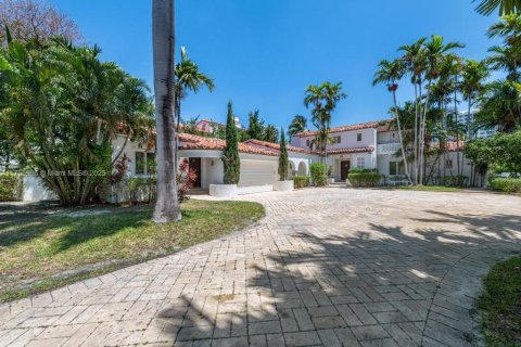 Casa en alquiler en Miami Beach, Florida, 5 dormitorios, 296.73 m2 № 2012195 - foto 4