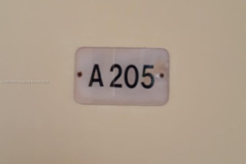 Снять в аренду кондоминиум в Майами, Флорида 35.86м2, № 1959623 - фото 2