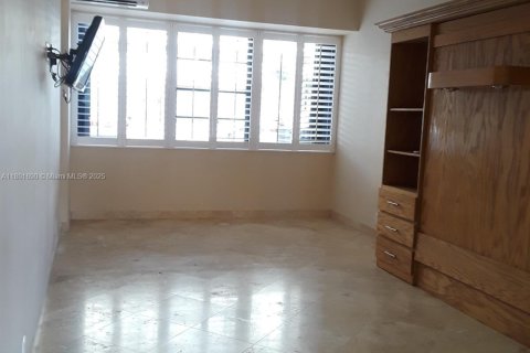 Снять в аренду кондоминиум в Майами, Флорида 35.86м2, № 1959623 - фото 9