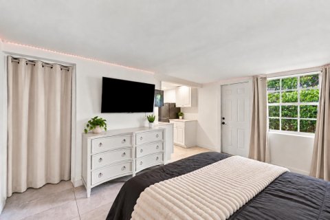Immobilier commercial à louer à Pompano Beach, Floride: 1 chambre, 30.1 m2 № 2439166 - photo 3