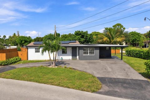 Immobilier commercial à louer à Pompano Beach, Floride: 1 chambre, 30.1 m2 № 2439166 - photo 9