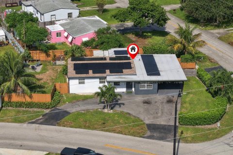 Immobilier commercial à louer à Pompano Beach, Floride: 1 chambre, 30.1 m2 № 2439166 - photo 11