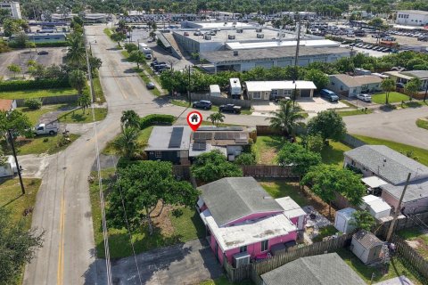 Immobilier commercial à louer à Pompano Beach, Floride: 1 chambre, 30.1 m2 № 2439166 - photo 12