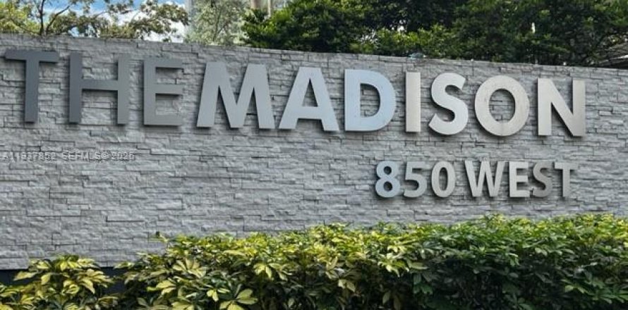 Кондоминиум с 2 спальнями в Бискейн-Парк, Флорида № 1995601