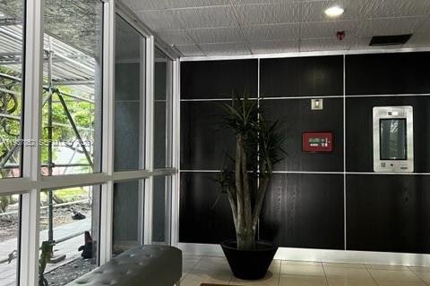 Купить кондоминиум в Бискейн-Парк, Флорида 2 спальни, 84.91м2, № 1995601 - фото 20