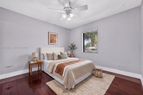Condo in Palmetto Bay, Florida, 2 bedrooms  № 2193533 - photo 14