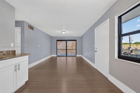 Condo in Palmetto Bay, Florida, 2 bedrooms  № 2193533 - photo 7