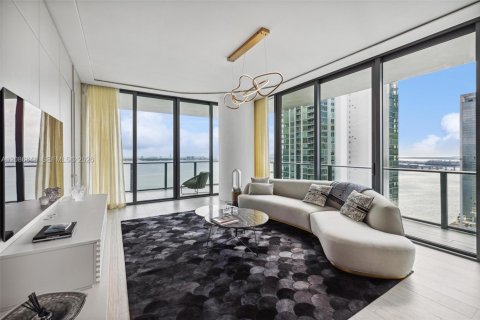Condo in Miami, Florida, 4 bedrooms  № 2356766