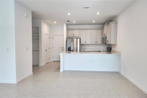 Adosado en alquiler en Orlando, Florida, 3 dormitorios, 155.89 m2 № 1757324 - foto 3