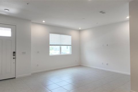 Adosado en alquiler en Orlando, Florida, 3 dormitorios, 155.89 m2 № 1757324 - foto 2