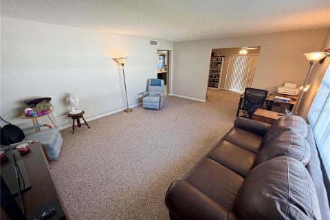 Villa ou maison à vendre à Lakeland, Floride: 2 chambres, 109.25 m2 № 2145236 - photo 13