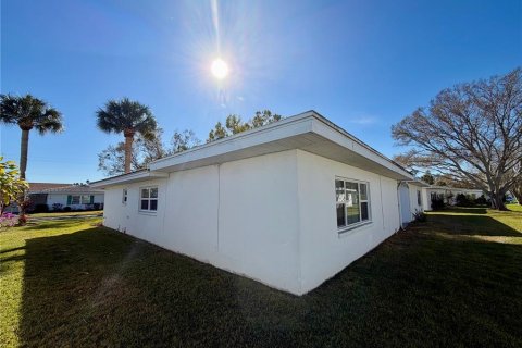 Villa ou maison à vendre à Lakeland, Floride: 2 chambres, 109.25 m2 № 2145236 - photo 4