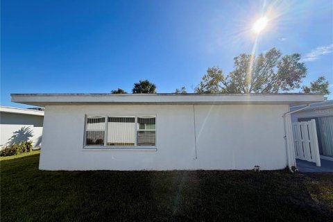 Villa ou maison à vendre à Lakeland, Floride: 2 chambres, 109.25 m2 № 2145236 - photo 5