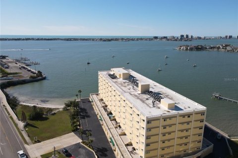 Condominio en venta en Belleair Bluffs, Florida, 2 dormitorios, 176.51 m2 № 1582506 - foto 1