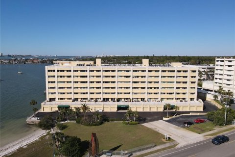 Condominio en venta en Belleair Bluffs, Florida, 2 dormitorios, 176.51 m2 № 1582506 - foto 12