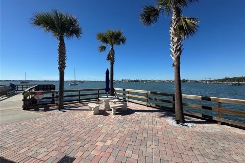 Condominio en venta en Belleair Bluffs, Florida, 2 dormitorios, 176.51 m2 № 1582506 - foto 18