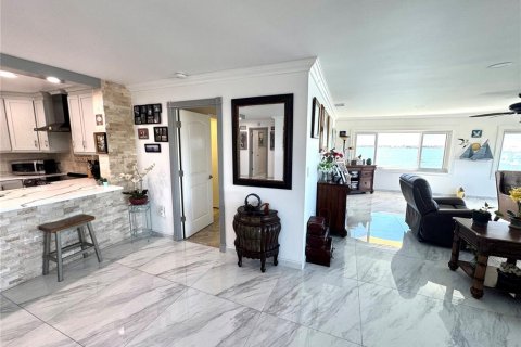 Condominio en venta en Belleair Bluffs, Florida, 2 dormitorios, 176.51 m2 № 1582506 - foto 24