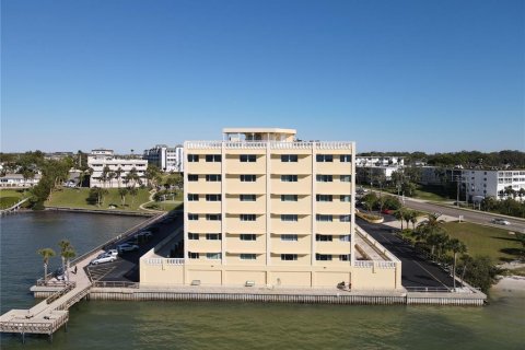Condominio en venta en Belleair Bluffs, Florida, 2 dormitorios, 176.51 m2 № 1582506 - foto 8