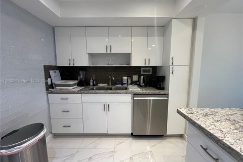 Copropriété à louer à Hollywood, Floride: 2 chambres, 108.7 m2 № 1985443 - photo 3