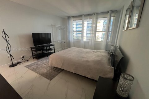 Copropriété à louer à Hollywood, Floride: 2 chambres, 108.7 m2 № 1985443 - photo 13