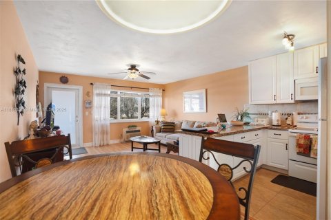 Condominio en venta en Hallandale Beach, Florida, 1 dormitorio, 58.06 m2 № 1977756 - foto 5