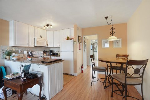 Condominio en venta en Hallandale Beach, Florida, 1 dormitorio, 58.06 m2 № 1977756 - foto 4