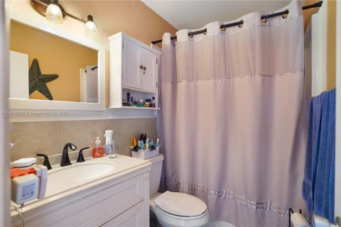 Condominio en venta en Hallandale Beach, Florida, 1 dormitorio, 58.06 m2 № 1977756 - foto 13