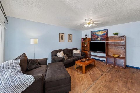 Adosado en venta en Clearwater, Florida, 2 dormitorios, 100.8 m2 № 2216992 - foto 5