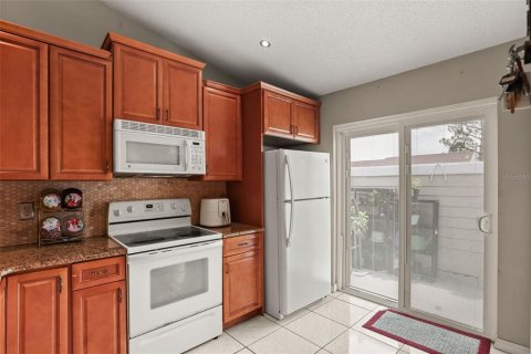 Townhouse in Kissimmee, Florida 3 bedrooms, 99.41 sq.m. № 2289912 - photo 8