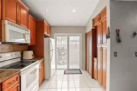 Townhouse in Kissimmee, Florida 3 bedrooms, 99.41 sq.m. № 2289912 - photo 9