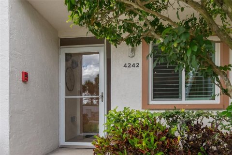 Condominio en venta en Sarasota, Florida, 2 dormitorios, 98.76 m2 № 2124858 - foto 2