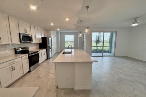 Condominio en alquiler en Lakewood Ranch, Florida, 2 dormitorios, 126.9 m2 № 2217427 - foto 4