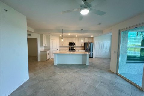 Condominio en alquiler en Lakewood Ranch, Florida, 2 dormitorios, 126.9 m2 № 2217427 - foto 3