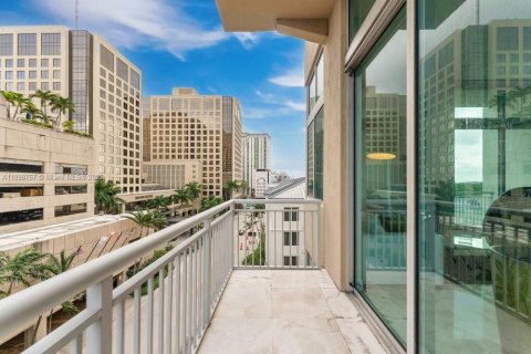 Condo in Miami, Florida, 2 bedrooms  № 1953363 - photo 16