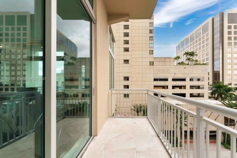 Condo in Miami, Florida, 2 bedrooms  № 1953363 - photo 17