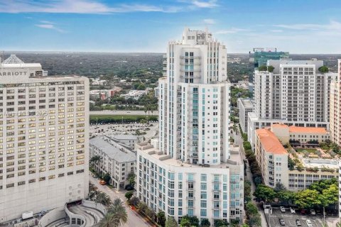 Condo in Miami, Florida, 2 bedrooms  № 1953363 - photo 12