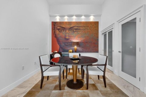 Condo in Miami, Florida, 2 bedrooms  № 1953363 - photo 8