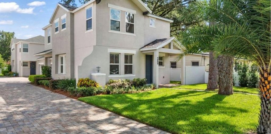 Apartment in Orlando, Florida 3 bedrooms, 175.77 sq.m. № 2437262