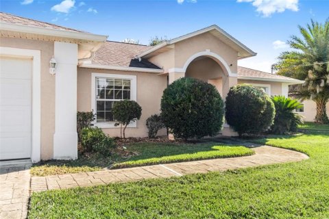 Villa ou maison à louer à Palm Coast, Floride: 3 chambres, 146.04 m2 № 2430580 - photo 4