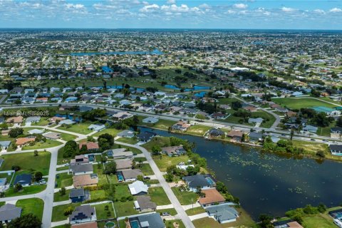 Terreno en venta en Cape Coral, Florida № 1980020 - foto 20