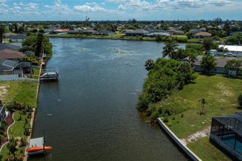 Terreno en venta en Cape Coral, Florida № 1980020 - foto 18