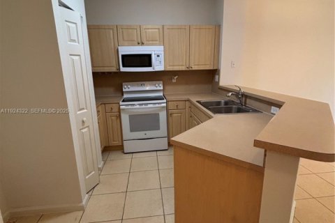 Adosado en alquiler en Tamarac, Florida, 3 dormitorios, 130.43 m2 № 1982896 - foto 6